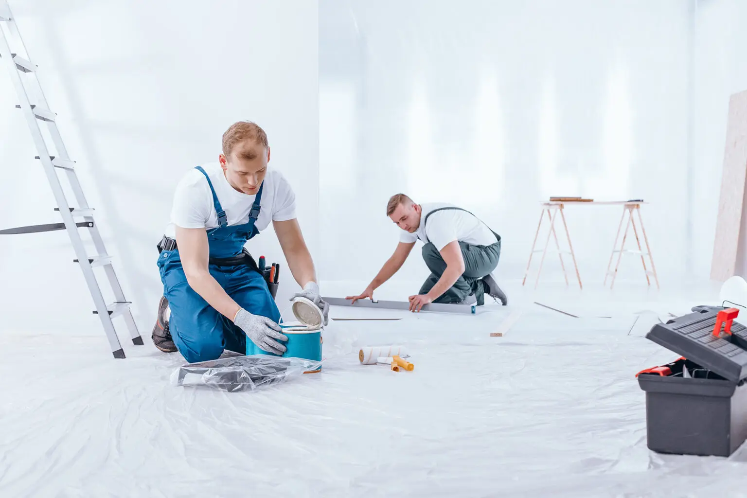 painter-during-interior-finishing-work-2023-11-27-04-58-04-utc.jpg